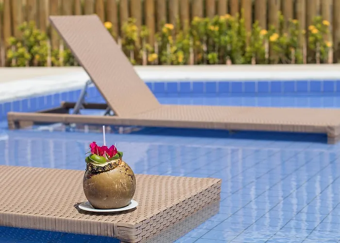 Wave Suites Hotel & Lounge Bar